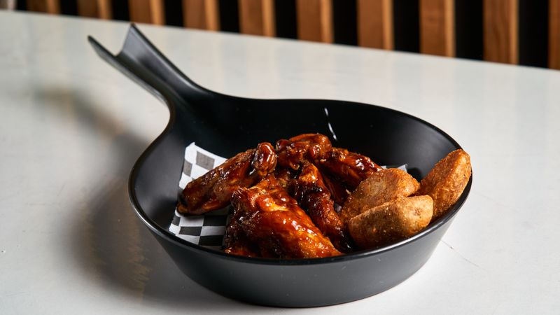 Papa Ginos buffalo wings starter